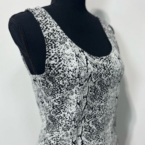 H&M Divided Textured Snake Print Bodycon Tank Mini Dress Sz Medium Black White - Picture 2 of 9